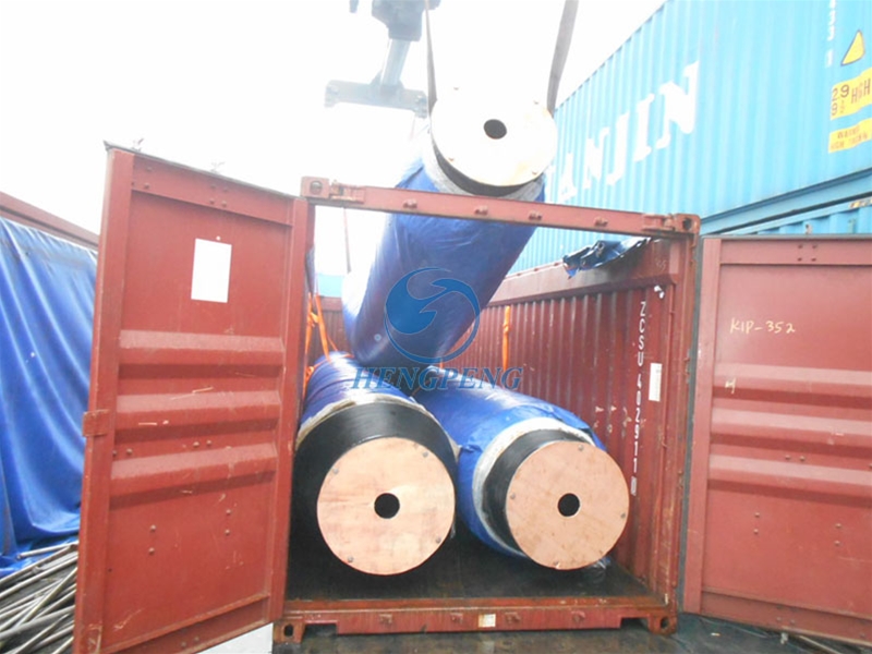 Floating rubber hose