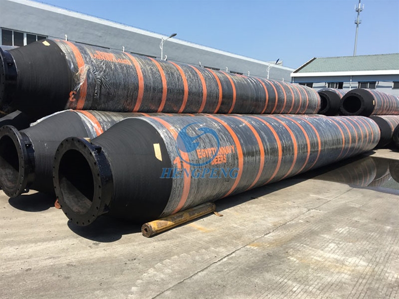 Floating rubber hose