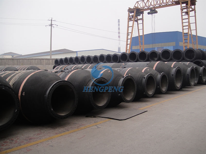 Floating rubber hose