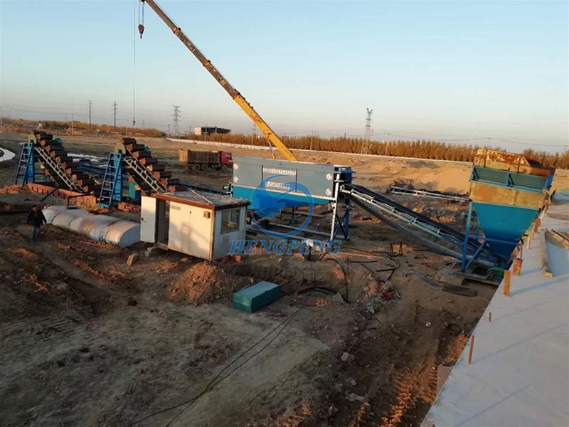 Sand sieving machine