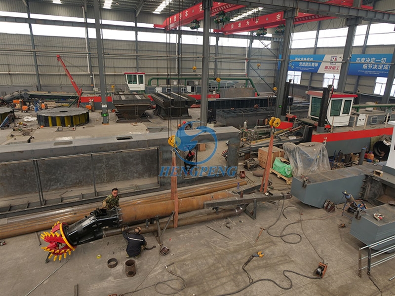 Mini cutter sution dredger