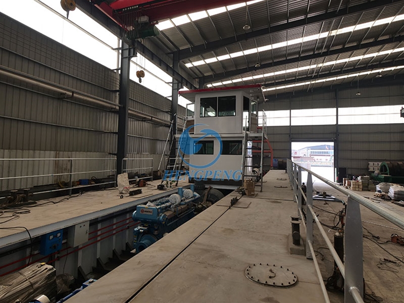 Mini cutter sution dredger