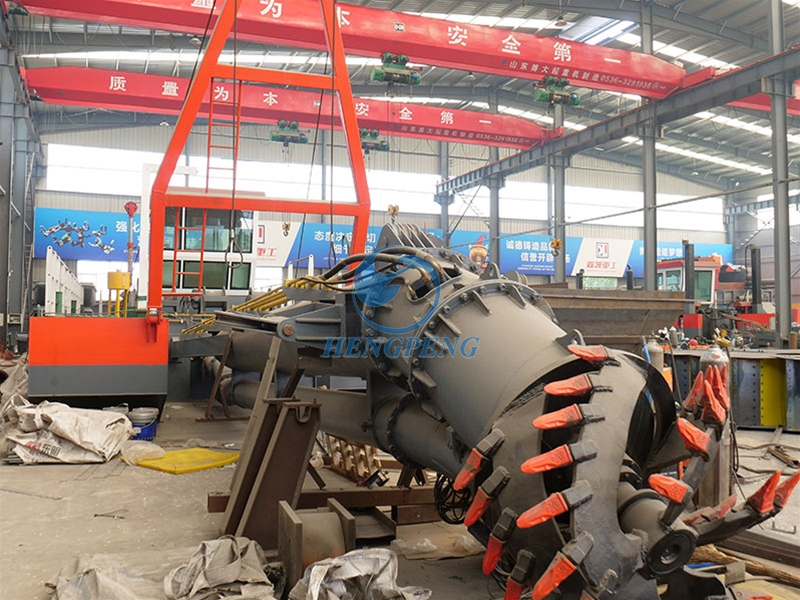 Small cutter suction dredger