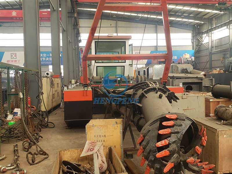 Small cutter suction dredger