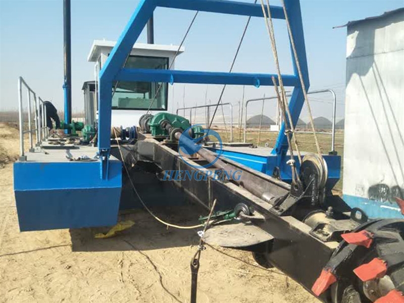 Small cutter suction dredger