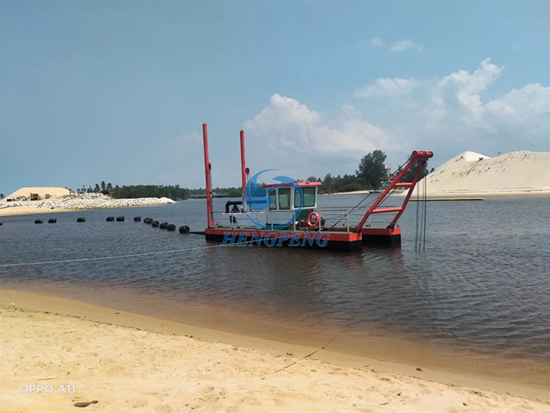 Small cutter suction dredger