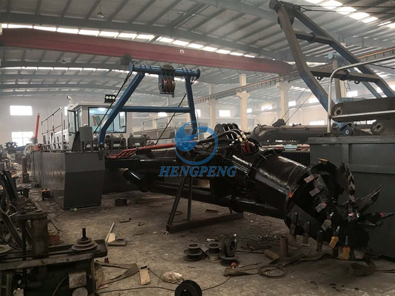 Small cutter suction dredger
