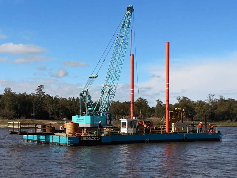 Hengpeng Crane Pontoon has been successfully operating in Uruguay