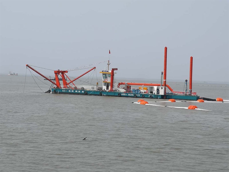 24 Inch Cutter Suction Dredger Launching for China Railway Bureau